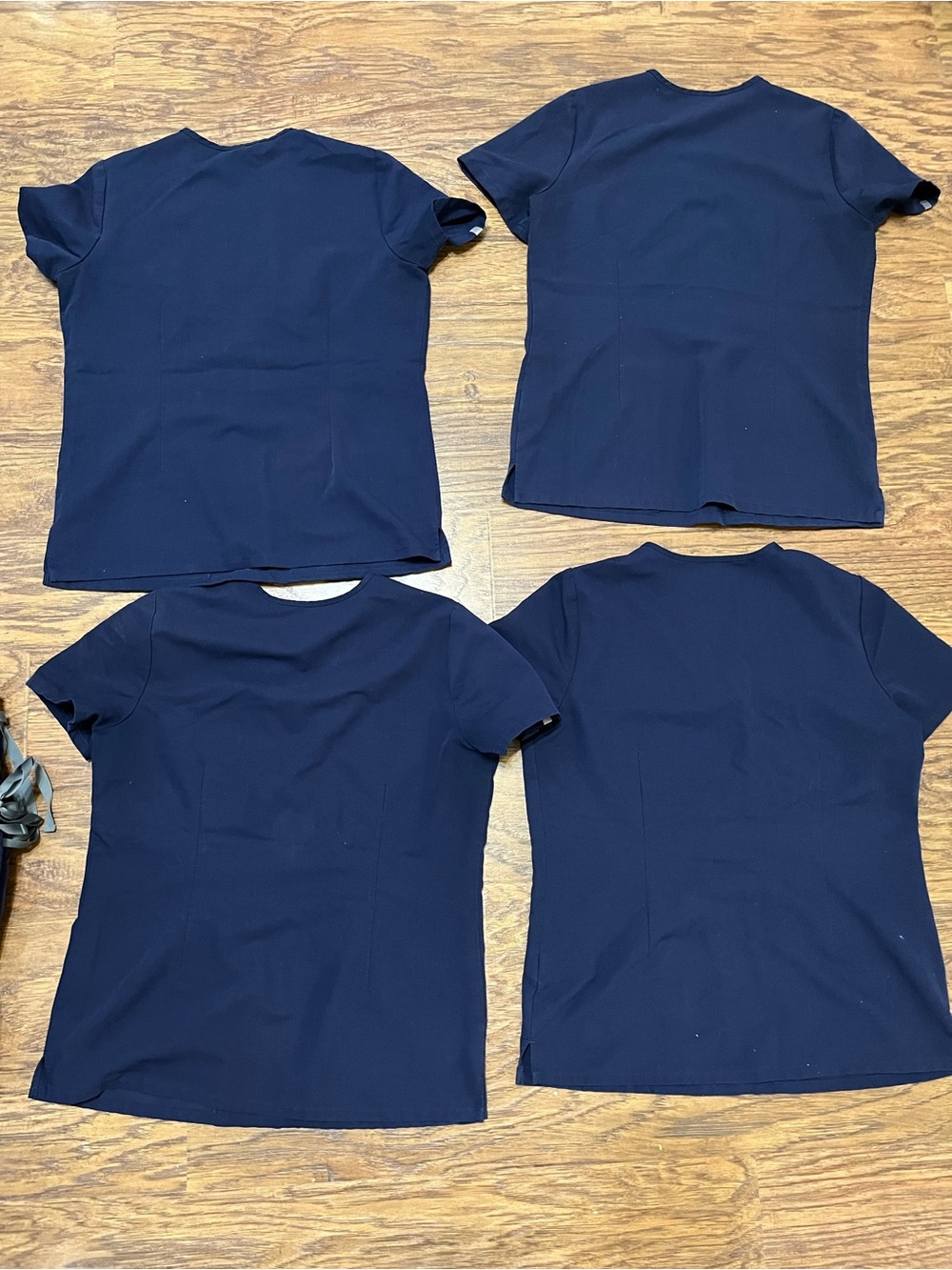 Bundle of 4 FIGS Navy Scrub Sets - Size Small - Picture 7 of 16